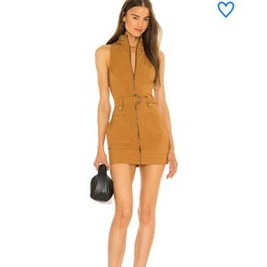 NWT Sofia belted mini Superdown